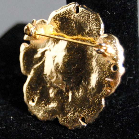 Brooch Pin Vibrant Flower Jewelry - Picture 2 of 3